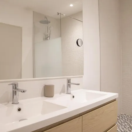 La Comedie, De Charme Apartment