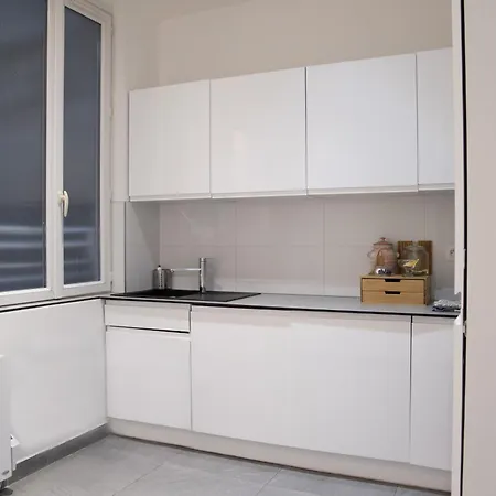 La Comedie, De Charme Apartment
